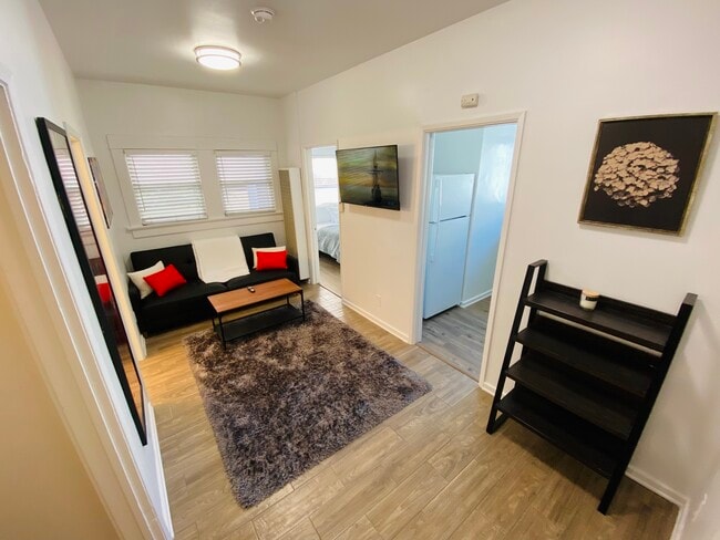 Photo - 7421 Fountain Ave Townhome