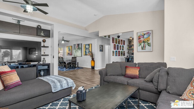 Photo - 1574 Amelia Way