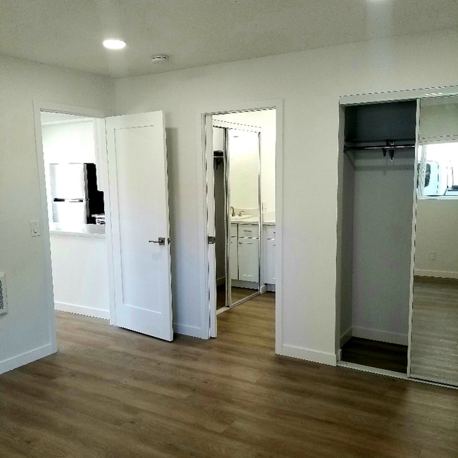 Photo - 4568 Onondaga Ave