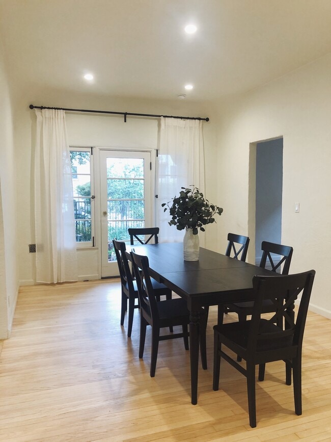 Photo - 922 N La Jolla Ave Unit 1