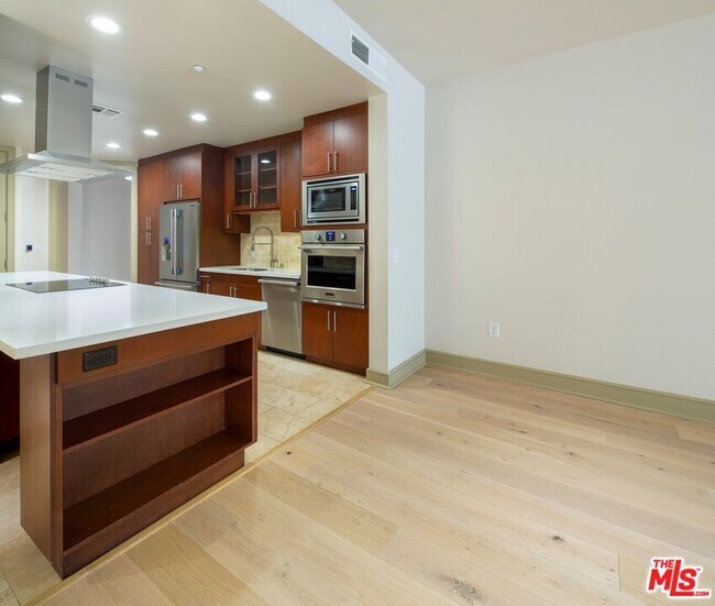 Photo - 10700 Wilshire Blvd Unit 301