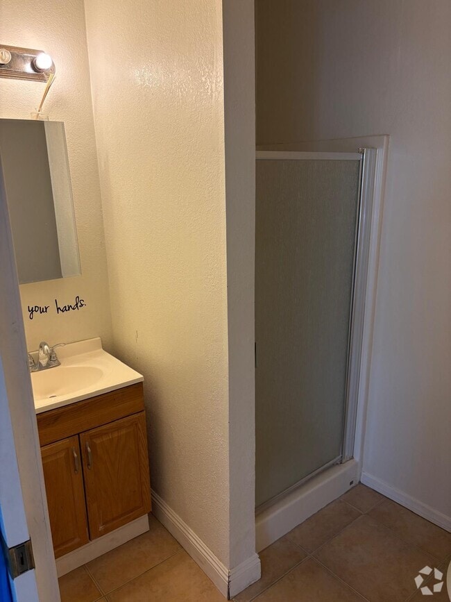 Building Photo - 2296 Trinway Ave Unit Cozy Studio Rental