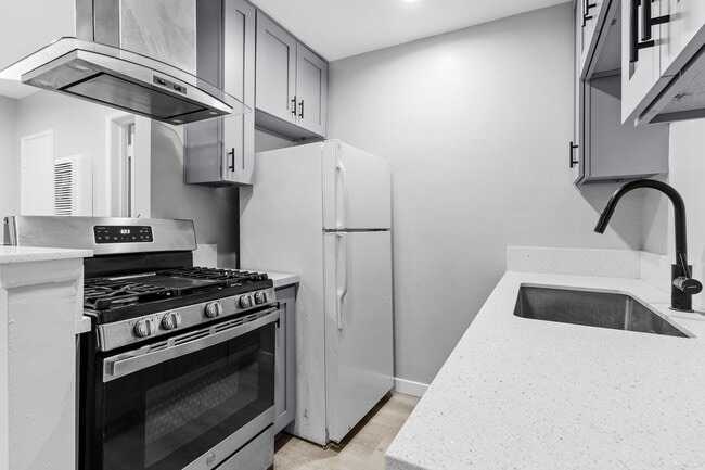 Photo - 1655 W Malvern Ave Unit 1655-06