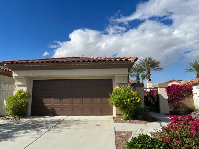 Photo - 392 Desert Holly Dr Unit 392