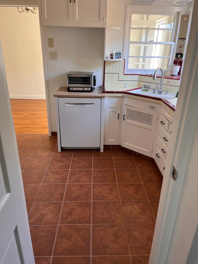 Photo - 1815 Mission Cliff Dr