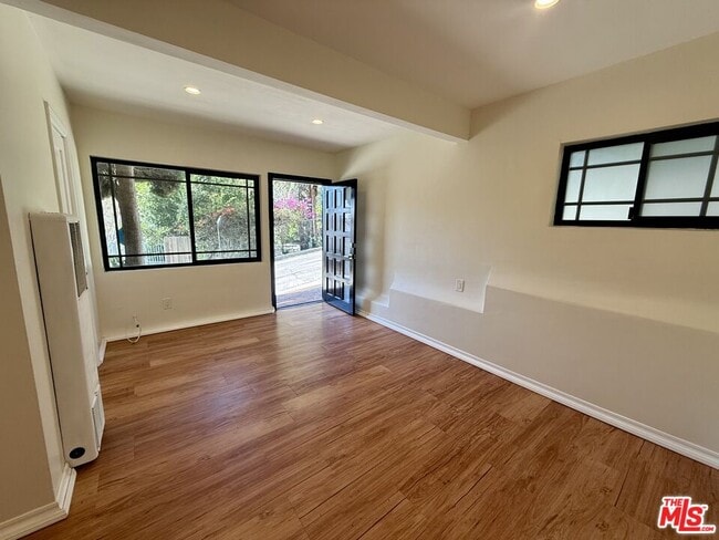 Photo - 1926 Hillcrest Rd