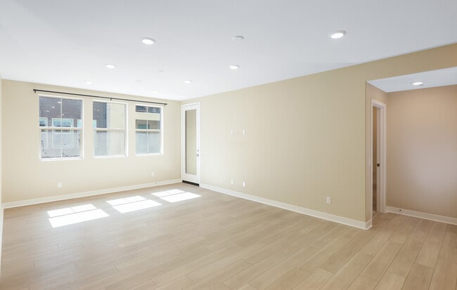 Photo - 1100 Lasso Way Unit 203