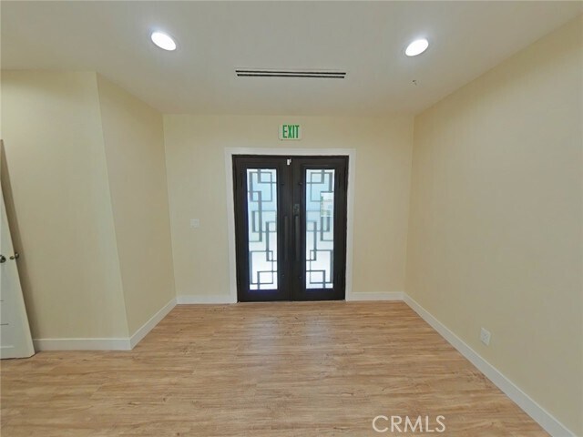 Photo - 17633 Nordhoff St