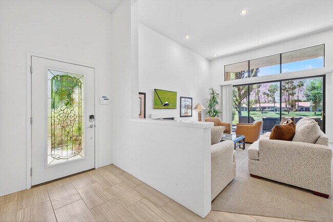 Photo - 55105 Oak-Hill