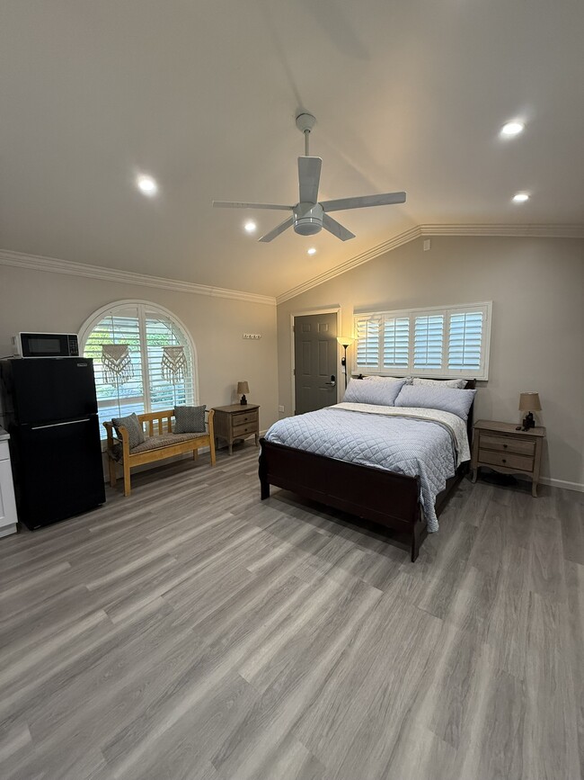 Building Photo - 15916 Binney St Unit Studio Apartment