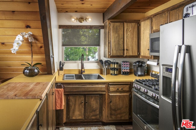 Photo - 1281 Aleutian Dr