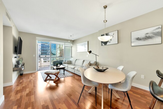 Building Photo - 325 7th Avenue