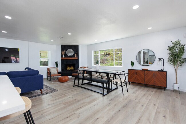 Photo - 5609 Cervantes Ave