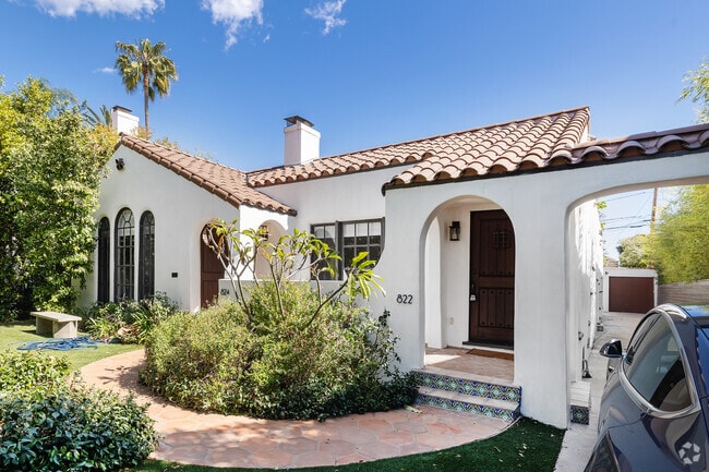 822 - 824 N Stanley Ave - 822 - 824 N Stanley Ave