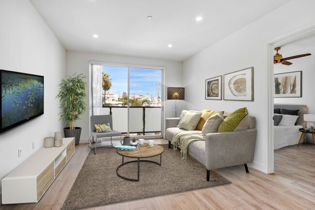 Photo - THE ROSE. at OVERLAND