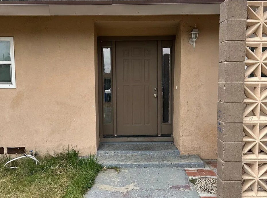 Photo - 240 E Winchester Dr
