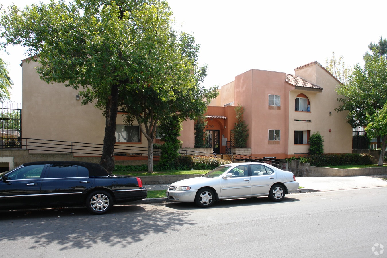 Photo - 210 E Garfield Ave