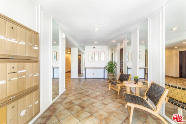 Building Photo - 165 N Swall Dr Unit 204