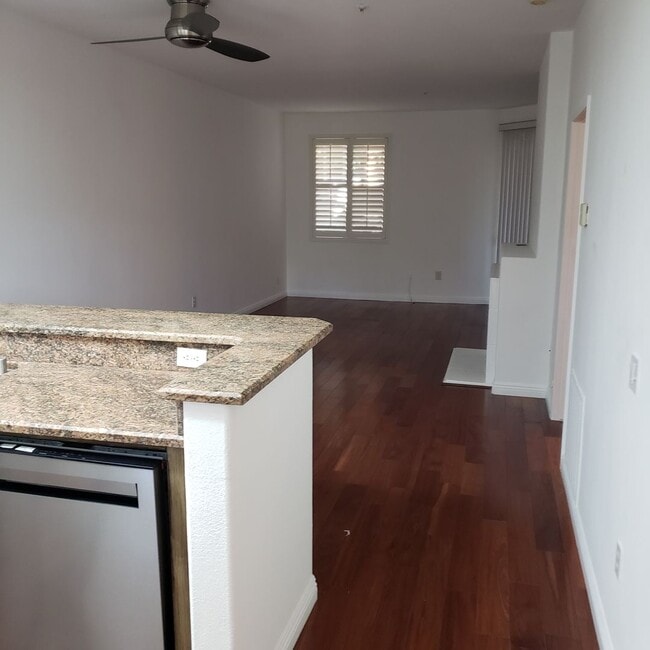 Photo - 2960 Champion Way