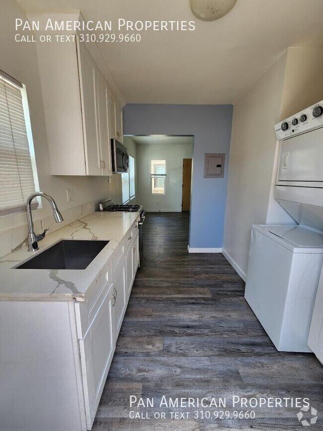 Building Photo - 528 Golden Ave Unit 7 Rental