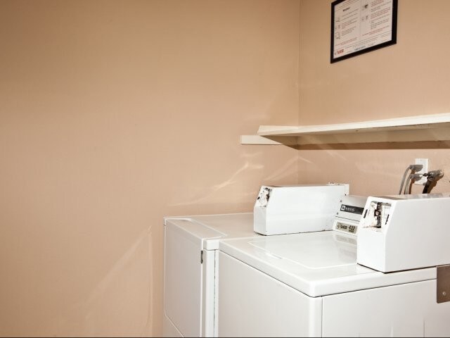 4827 Niagara Avenue San Diego, CA 92107-Elan Pacific Palms Apartment Homes Laundry Room - Elan Pacific Palms