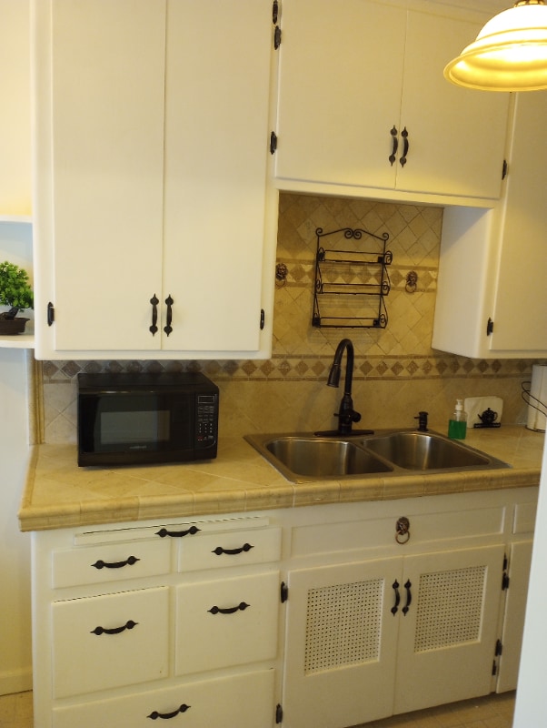 Photo - 2471 Belgrave Ave Unit B