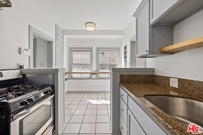 Photo - 153 Hollister Ave