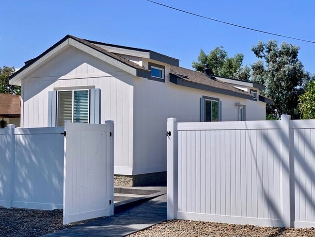 Building Photo - SDS T 7697 Unit 7697