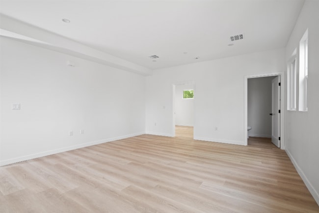 Photo - 1844 Stoner Ave