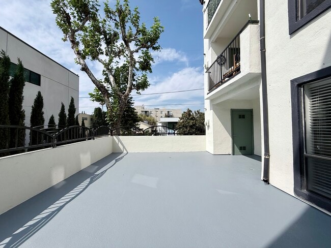 Unit 111 Private Patio - Mansfield Terrace Apartments