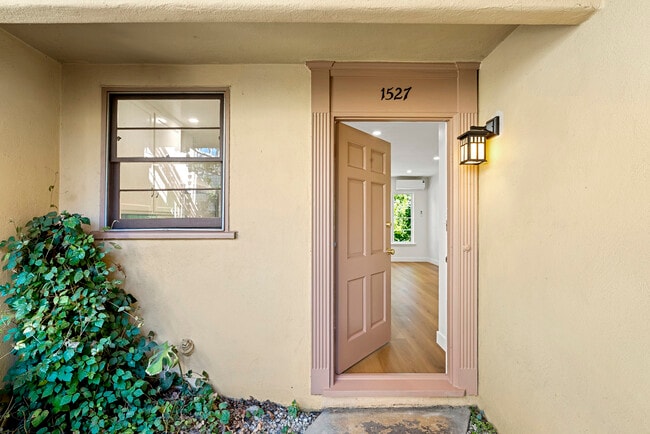 Photo - 1527 Laurel St