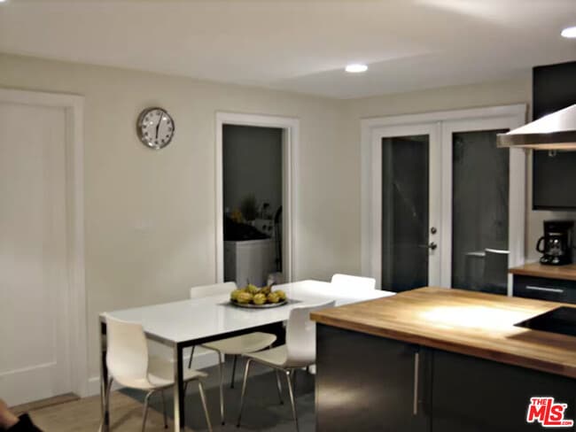 Photo - 4125 Huron Ave