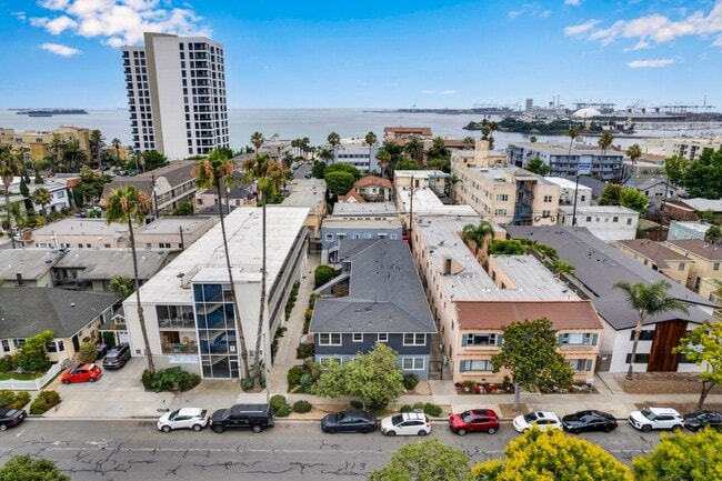 Building Photo - 1250 E 1st St Rental