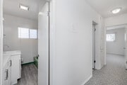 2BR, 2BA - 1,050SF - Hallway - 220 S Doheny Dr