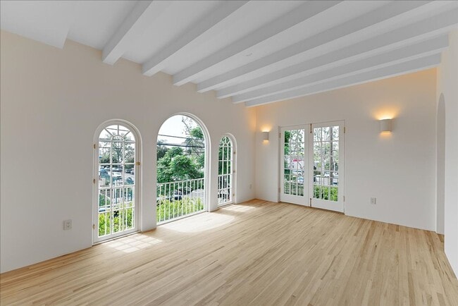 Photo - 800.5 N Edinburgh Ave