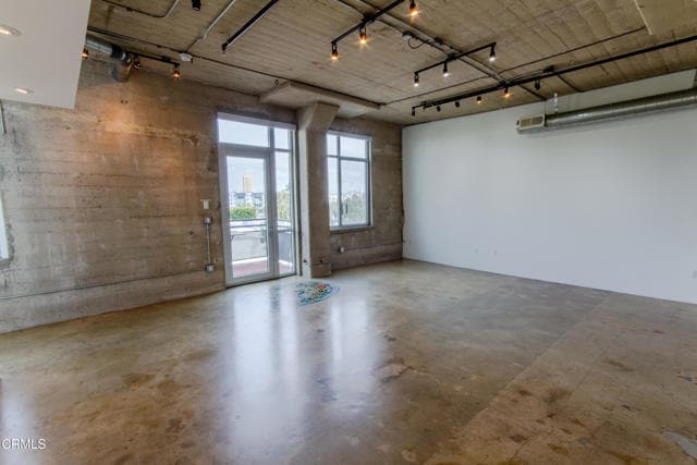 Photo - 825 East 4th St Unit 501