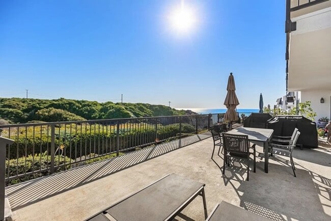 Photo - 235 Avenida Lobeiro