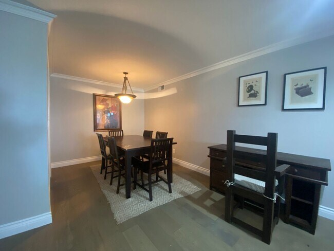 Photo - PRIME HOLLYWOOD CONDO!!! 2 Bed/2 Bath LUXURY LIVING! Unit 44
