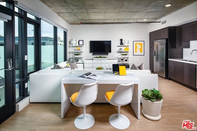 Photo - 1101 N Main St Unit 107