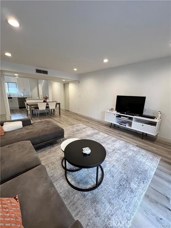 Building Photo - 10331 Lindley Ave Rental