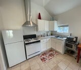 Full kichen - 1314 S Curson Ave House