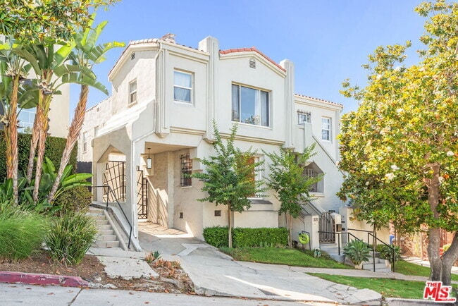 Building Photo - 1121 S Orange Dr Rental