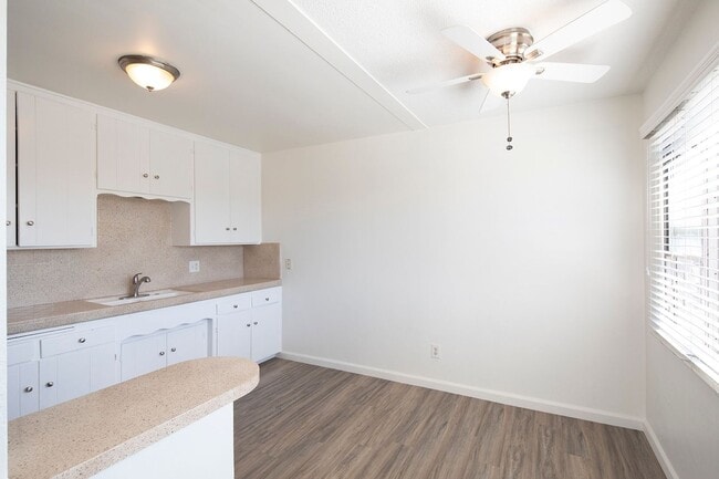 Photo - OPEN HOUSE: 1/31 10-11AM ~ 2b/1ba Conveniently Located in South Park! Unit 3058 1/2