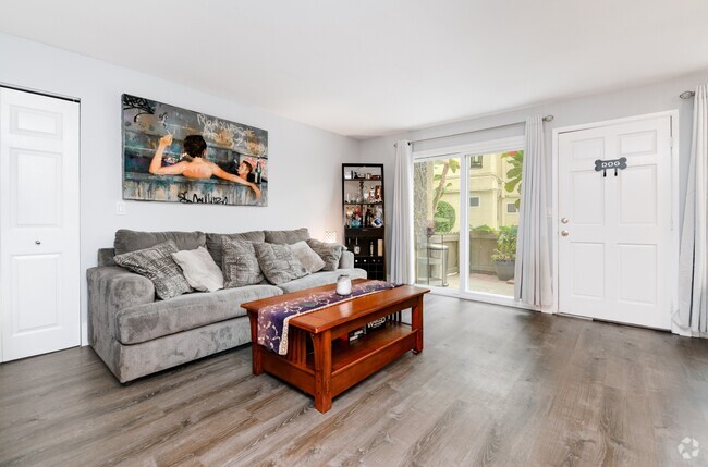 Building Photo - 2850 Reynard Way Rental