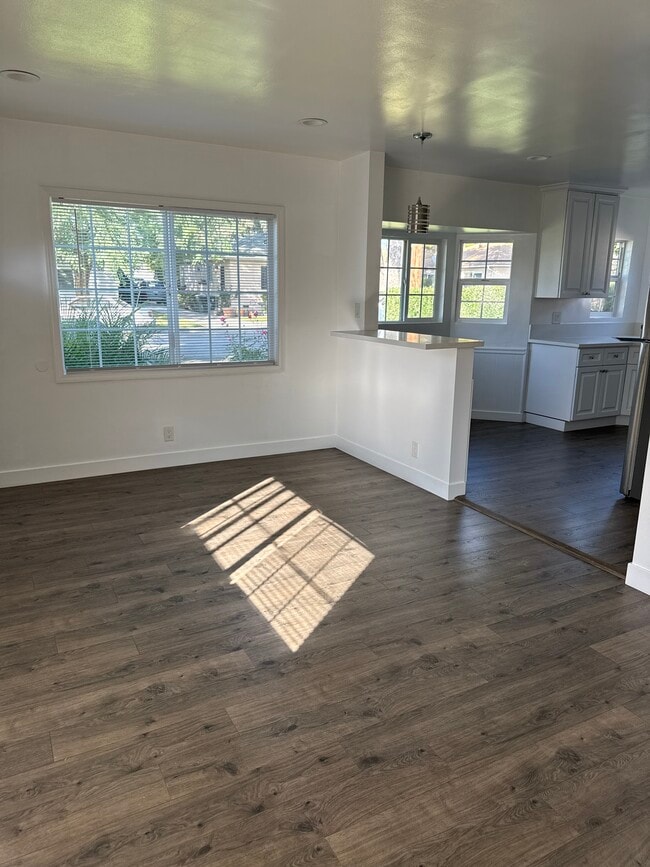 Building Photo - 2022 N Parish Pl Unit A