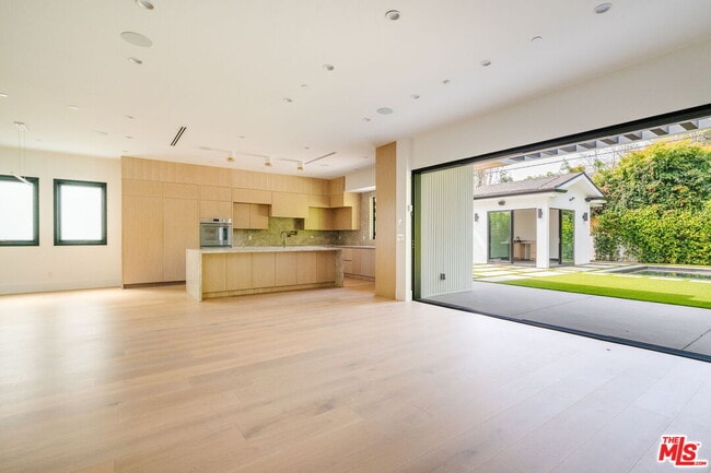 Photo - 4087 Kraft Ave