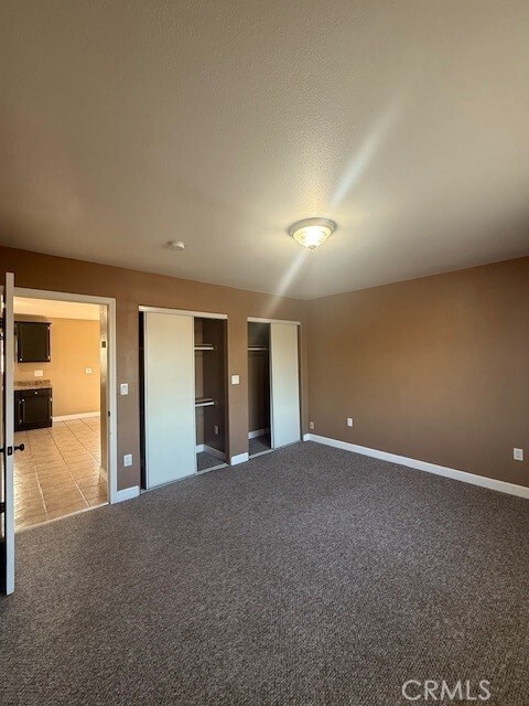 Photo - 1232 E 68th St