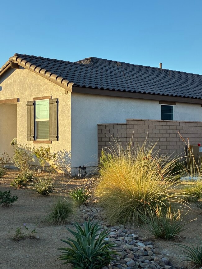 Building Photo - 84098 Caviano Dr