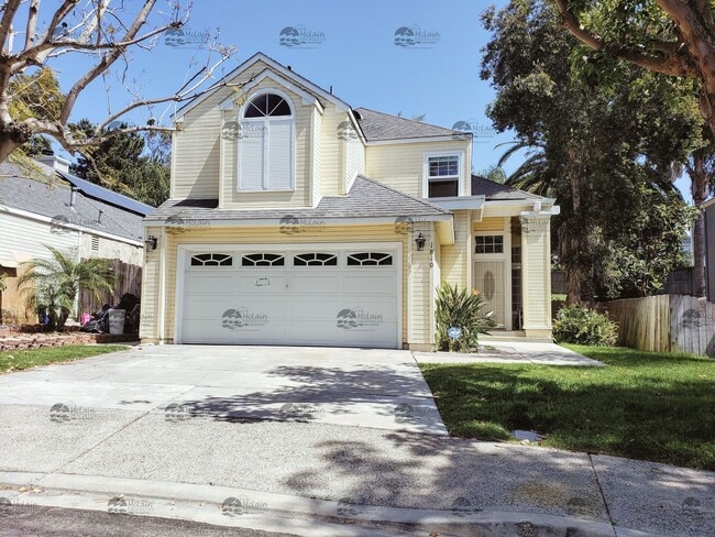 Building Photo - 3 Bedroom, 2.5 Bathroom in Rancho Del Oro!