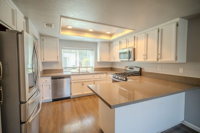 Photo - 3099 Oakview Ln